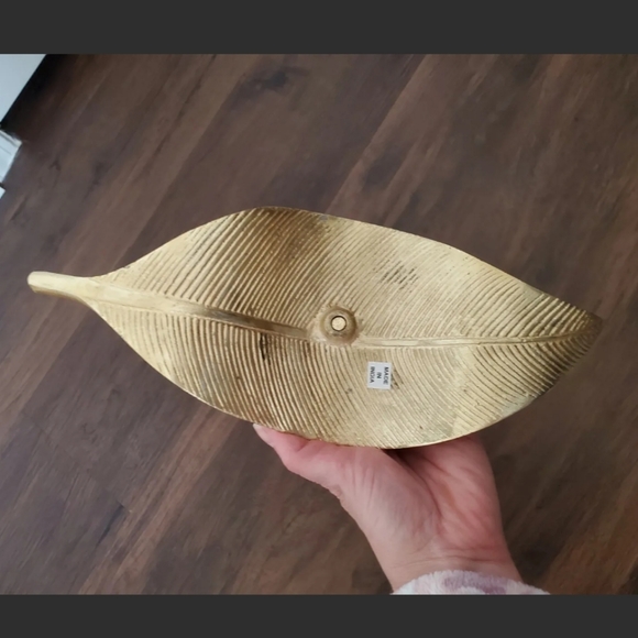 INSPIRE ME HOME DECOR FARAH MERHI GOLD TEA LIGHT LEAF CANDLE HOLDER - Picture 4 of 6